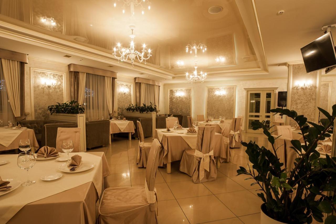 Maria Garden Hotel & Restaurant Iwano-Frankiwsk Exterior foto