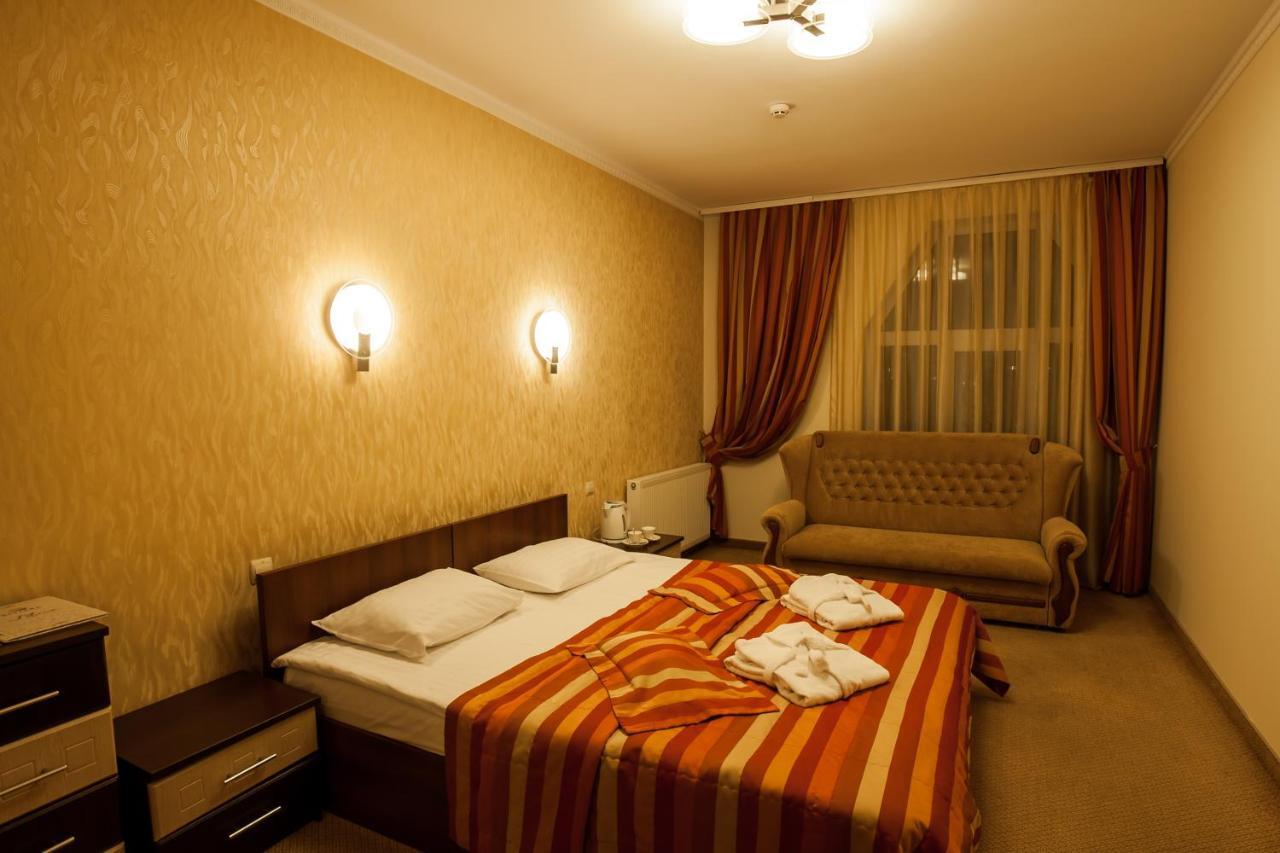 Maria Garden Hotel & Restaurant Iwano-Frankiwsk Exterior foto